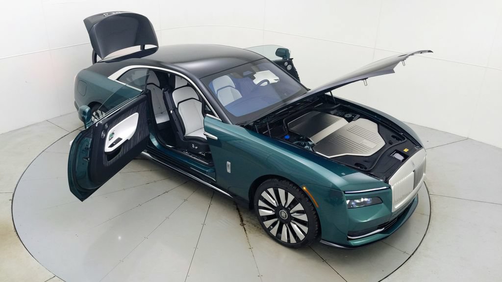 Used 2024 Rolls-Royce Spectre w/ Spectre Launch Package AWD/4WD image 28