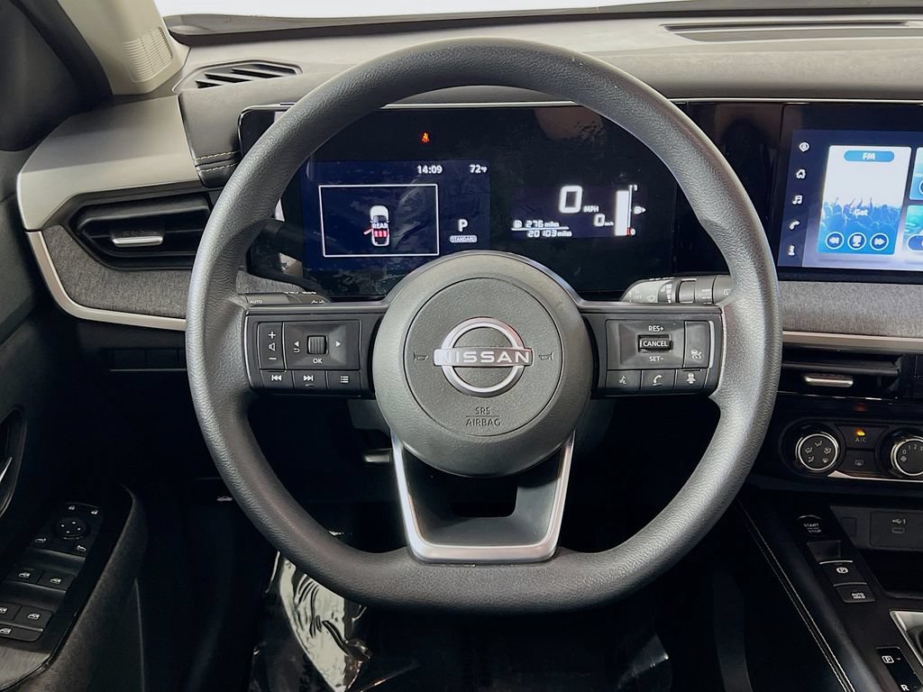Used 2025 Nissan Kicks SV AWD/4WD image 10