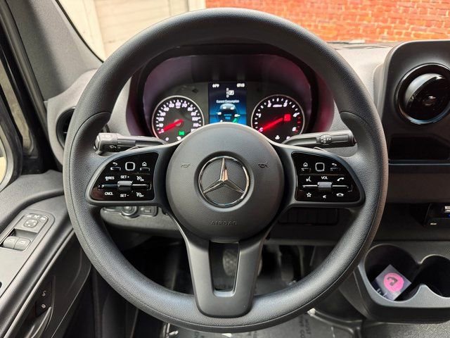 Used 2023 Mercedes-Benz Sprinter 2500 image 15