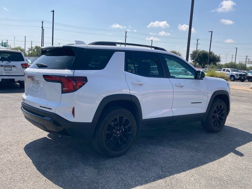 Used 2026 GMC Terrain Elevation w/ Elevation Premium Package FWD image 4