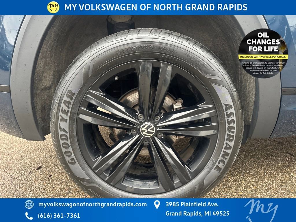 Certified 2023 Volkswagen Atlas Cross Sport SEL R-Line image 35
