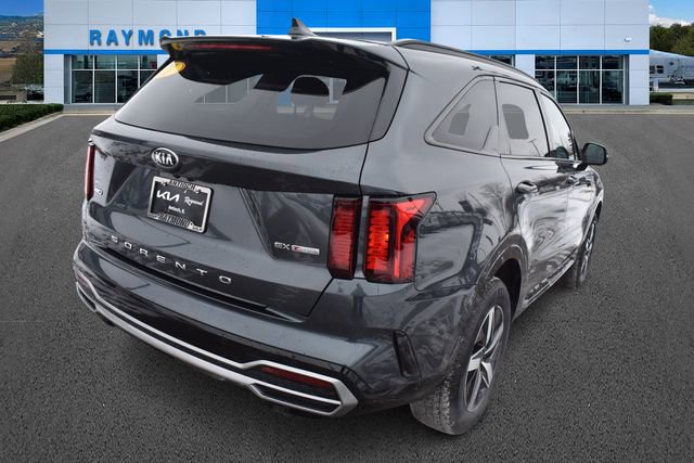 Used 2021 Kia Sorento EX image 3