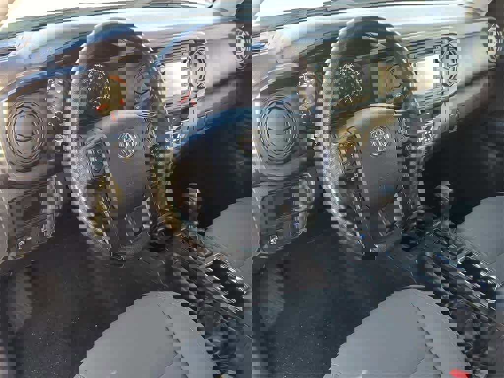 Used 2019 Toyota Tacoma SR w/ SR Convenience Package image 2