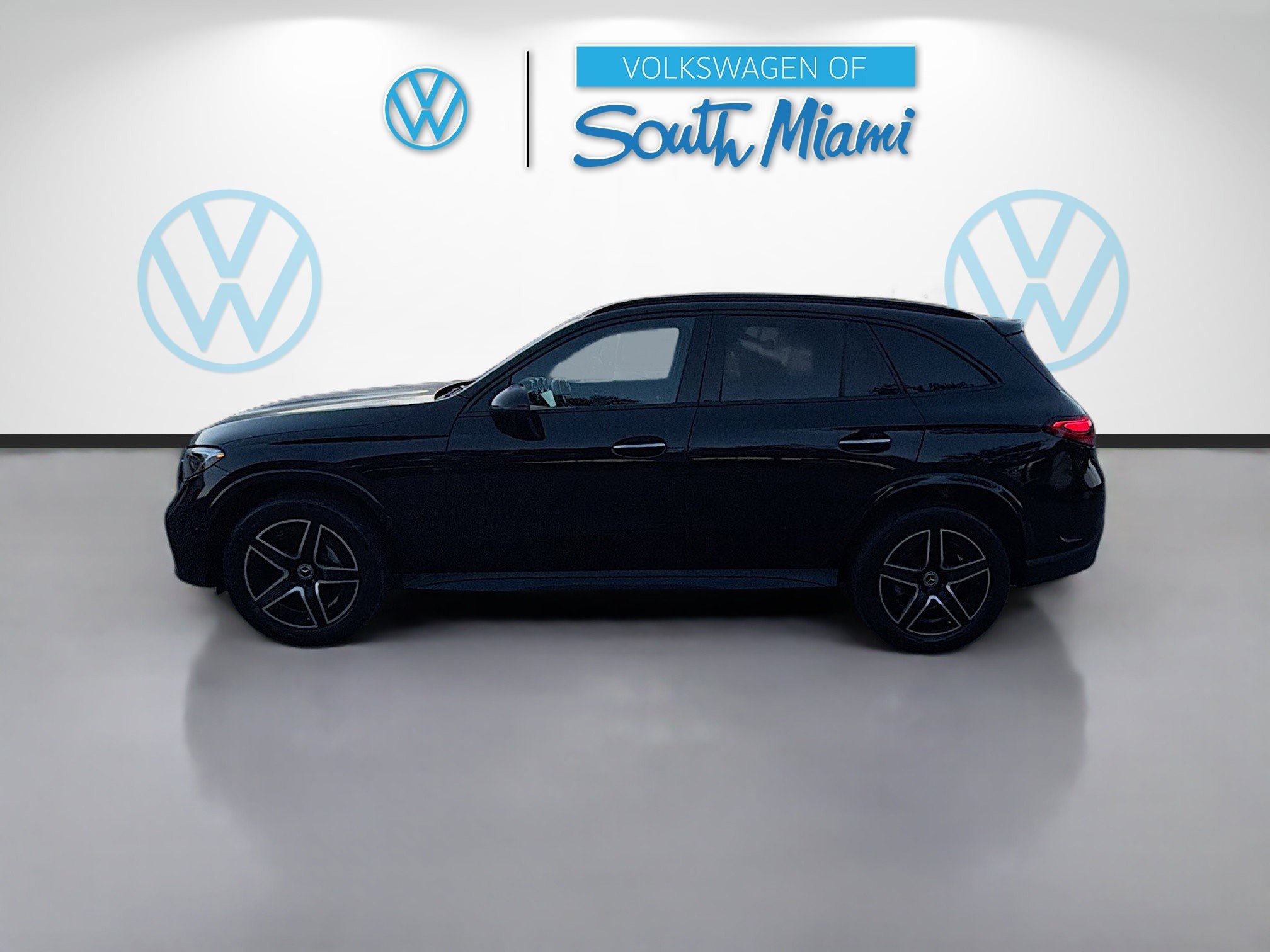 Used 2023 Mercedes-Benz GLC 300 image 4