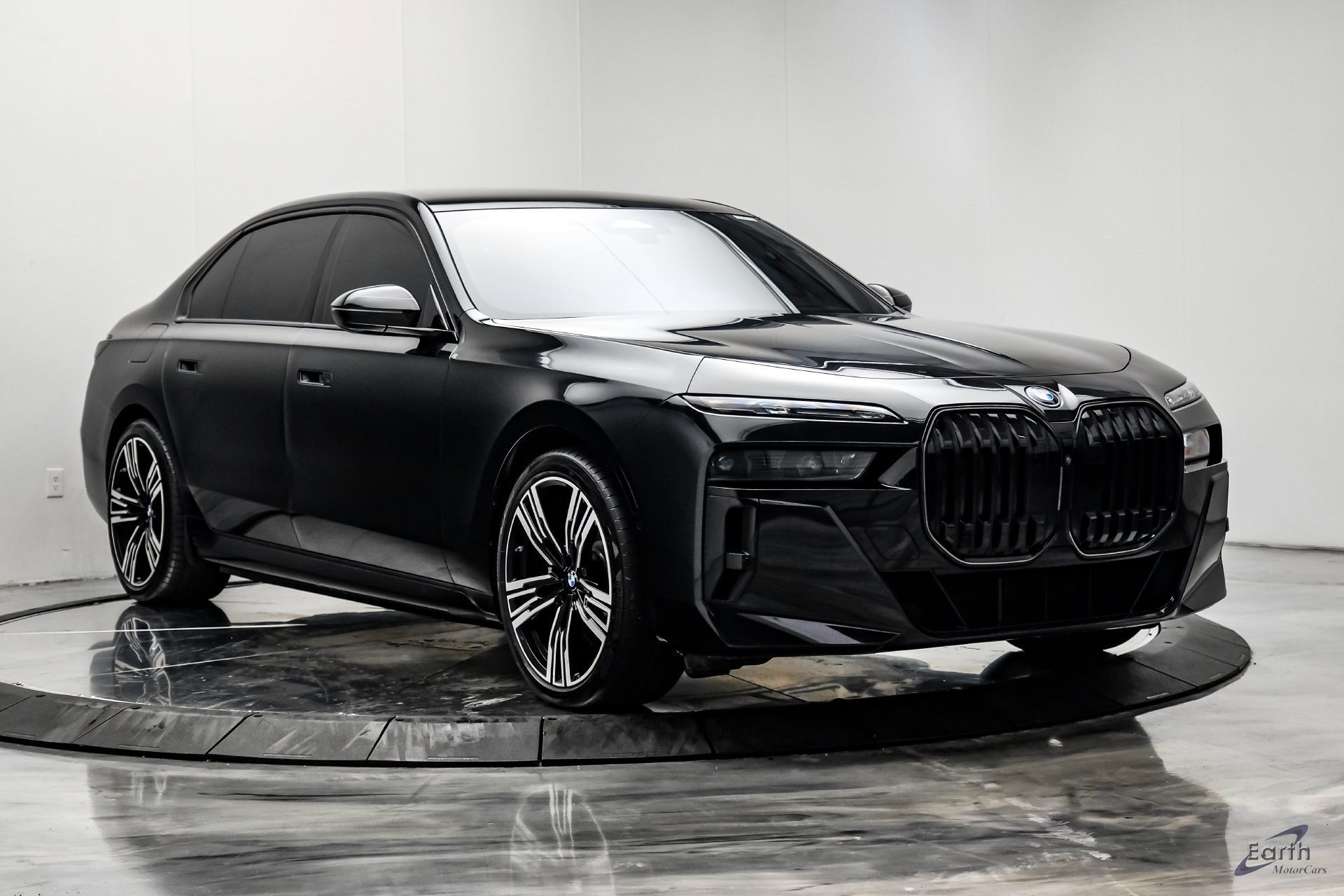 Used 2025 BMW i7 xDrive60 w/ Executive Package AWD/4WD image 24