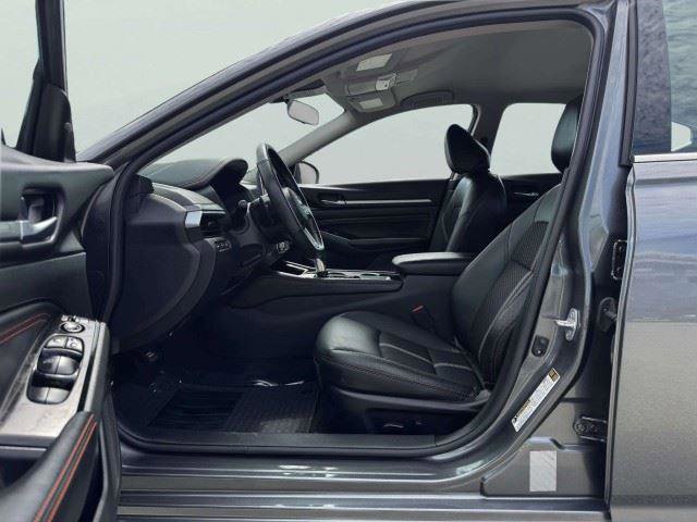 Used 2023 Nissan Altima 2.5 SR FWD image 15