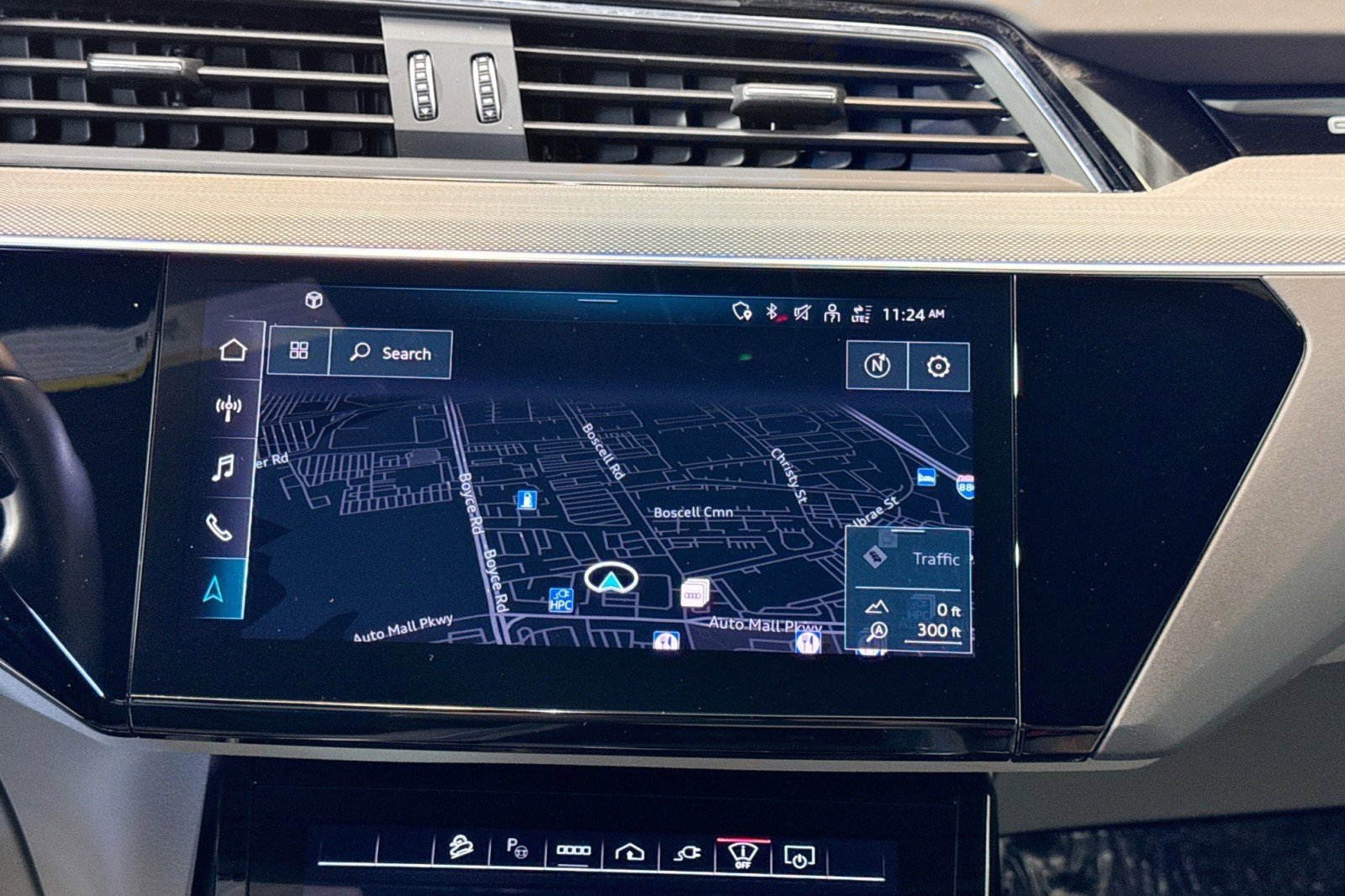 Used 2024 Audi Q8 e-tron Prestige w/ Prestige Package image 13