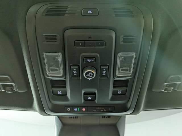 Certified 2024 Cadillac Escalade Premium Luxury AWD/4WD image 25