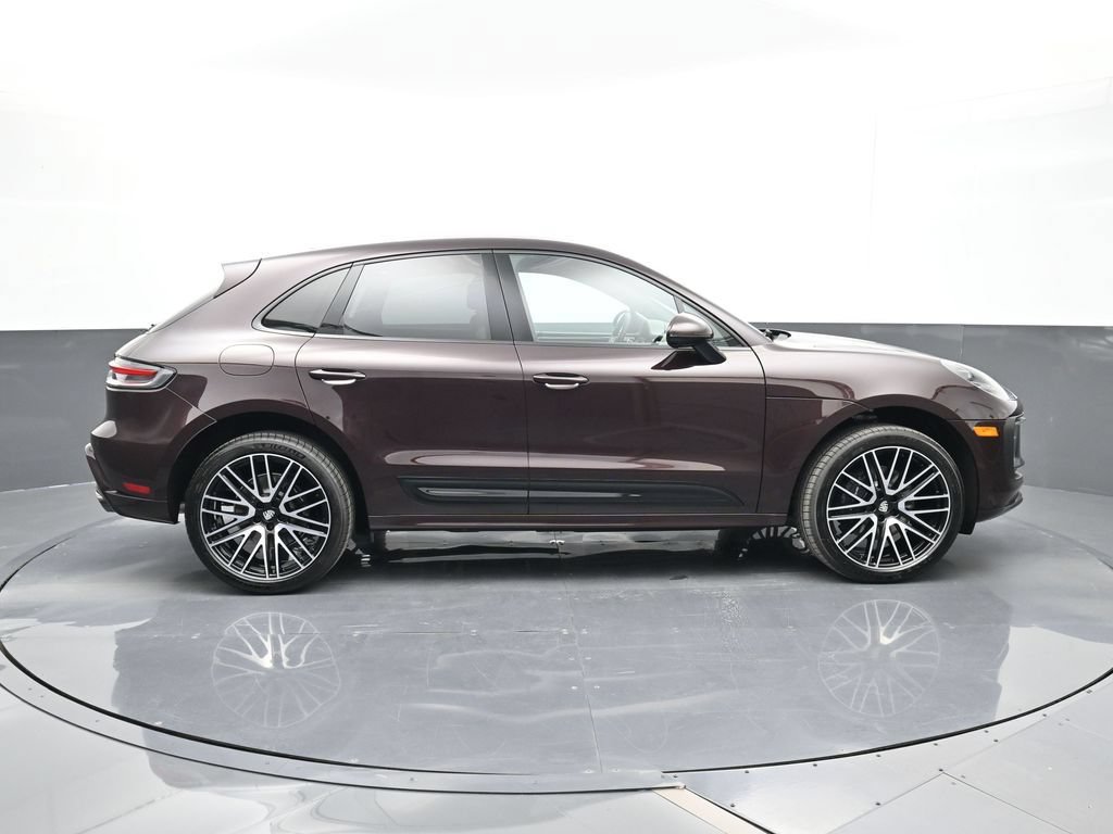 Certified 2026 Porsche Macan AWD/4WD image 27