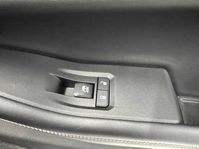 Used 2023 Jeep Grand Cherokee Altitude AWD/4WD image 28
