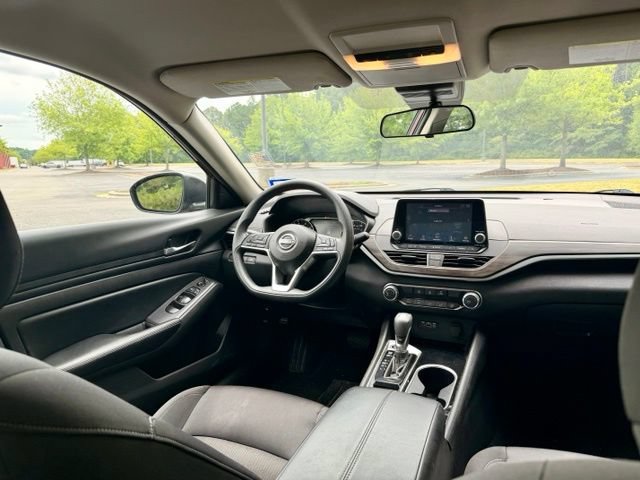 Used 2024 Nissan Altima 2.5 SV FWD image 19
