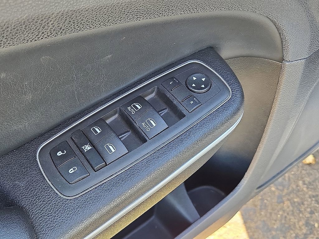 Used 2023 Chrysler 300 S image 21