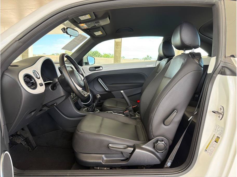 Used 2012 Volkswagen Beetle 2.5 FWD image 10