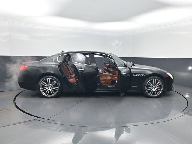 Used 2017 Maserati Quattroporte S GranSport image 38