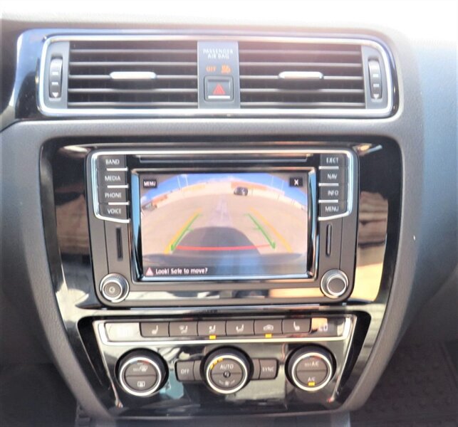 Used 2017 Volkswagen Jetta GLI FWD image 13