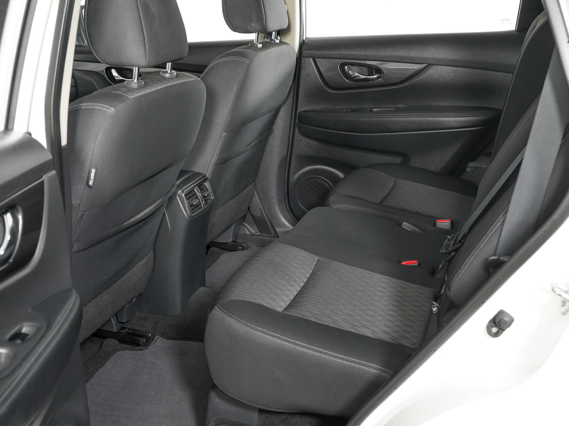 Used 2018 Nissan Rogue S FWD image 11
