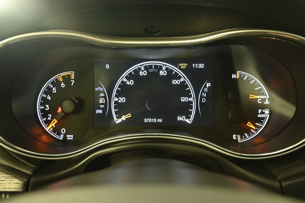 Used 2021 Jeep Grand Cherokee Summit AWD/4WD image 27
