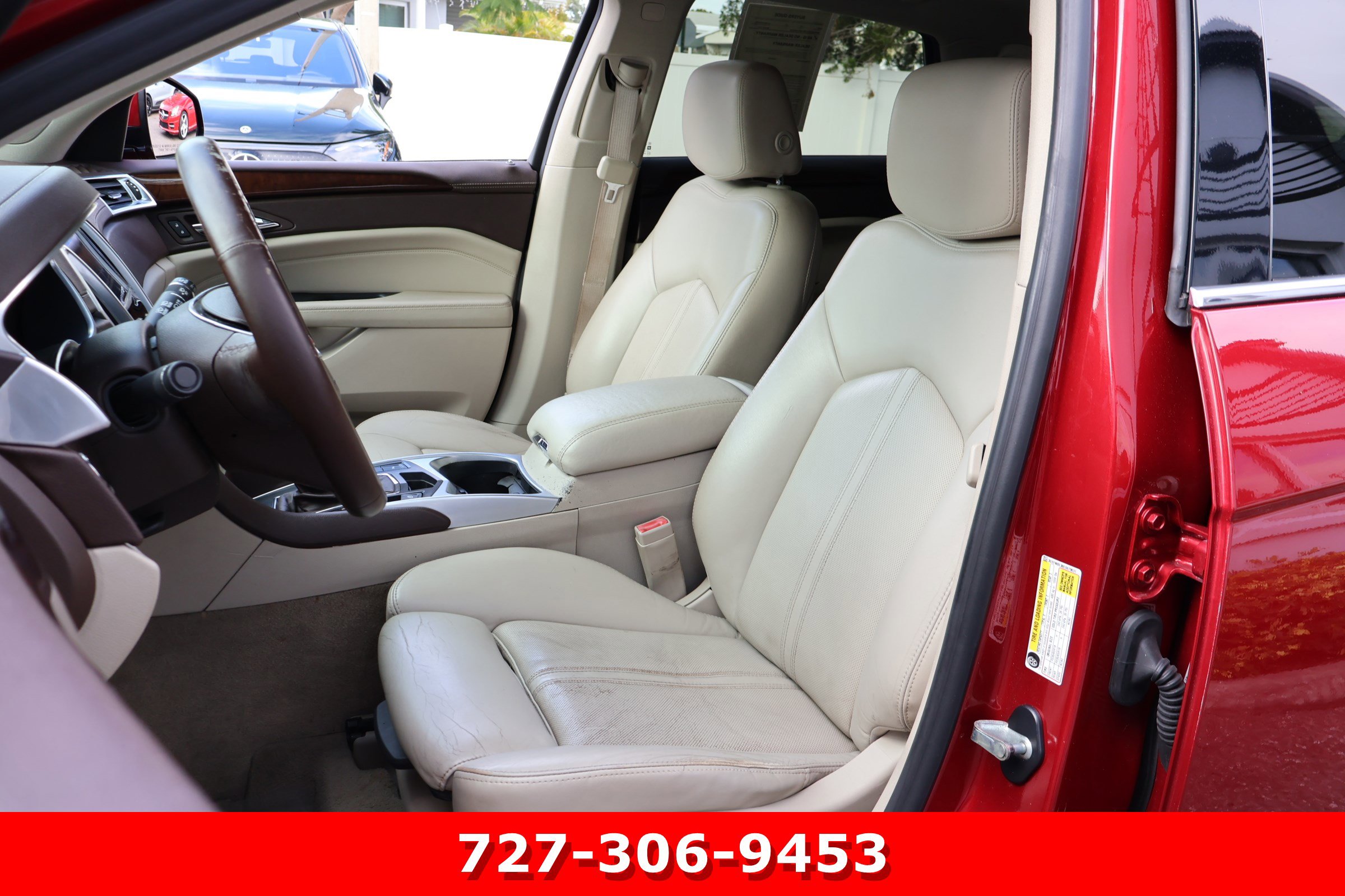 Used 2014 Cadillac SRX Luxury image 2