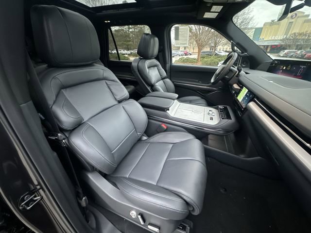 New 2025 Lincoln Navigator L Reserve w/ Jet Appearance Package AWD/4WD image 27