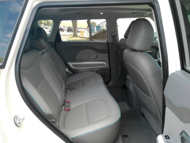 Used 2019 Kia Soul EV + w/ Sun & Fun Package image 25