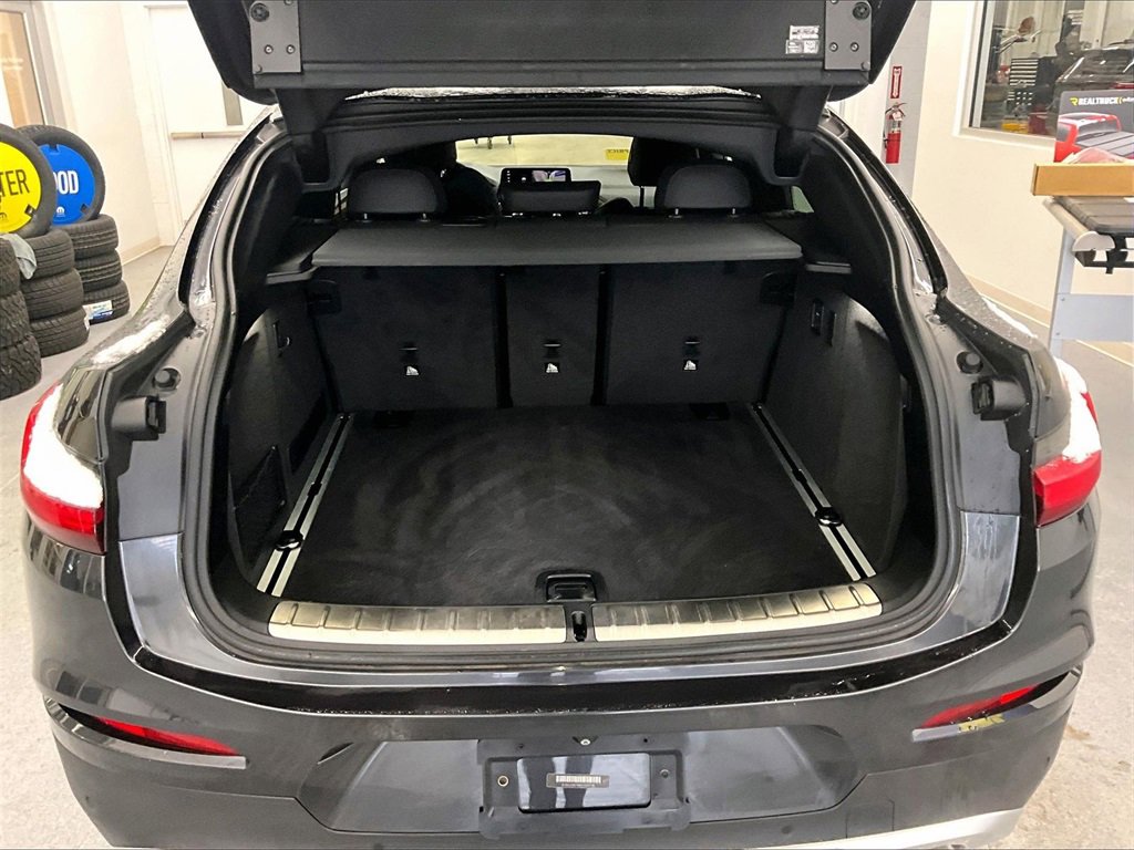 Used 2019 BMW X4 xDrive30i w/ Driving Assistance Package image 35