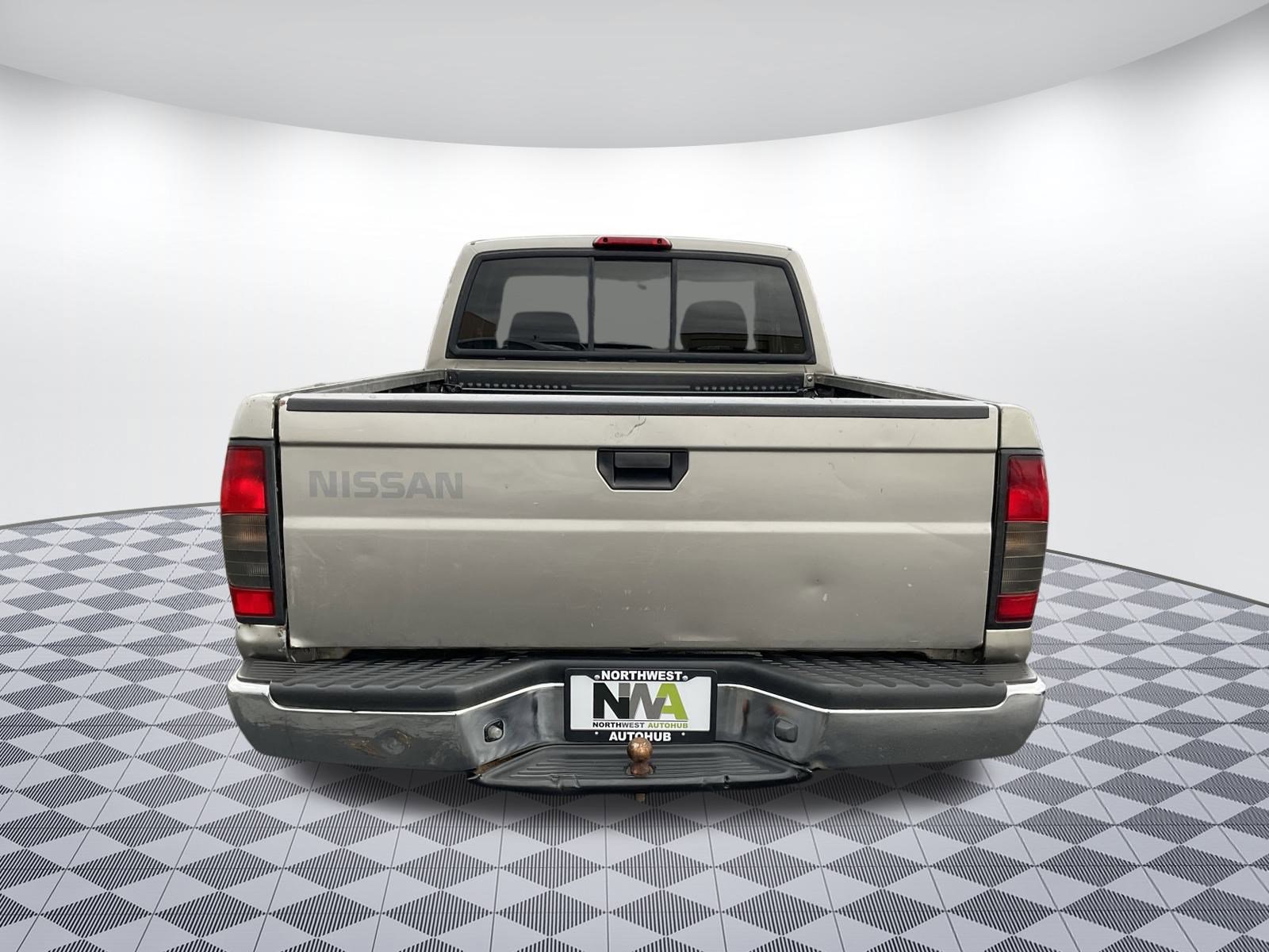 Used 2000 Nissan Frontier XE image 4