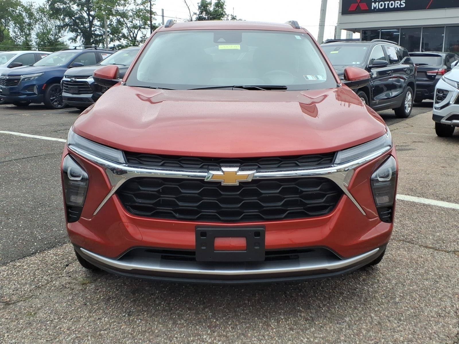 Used 2024 Chevrolet Trax LT w/ Driver Confidence Package FWD image 9