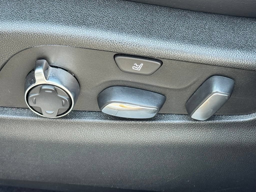 Certified 2024 Cadillac XT4 Sport FWD image 19
