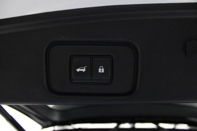 Certified 2025 Nissan Pathfinder Platinum w/ Cargo Package FWD image 18