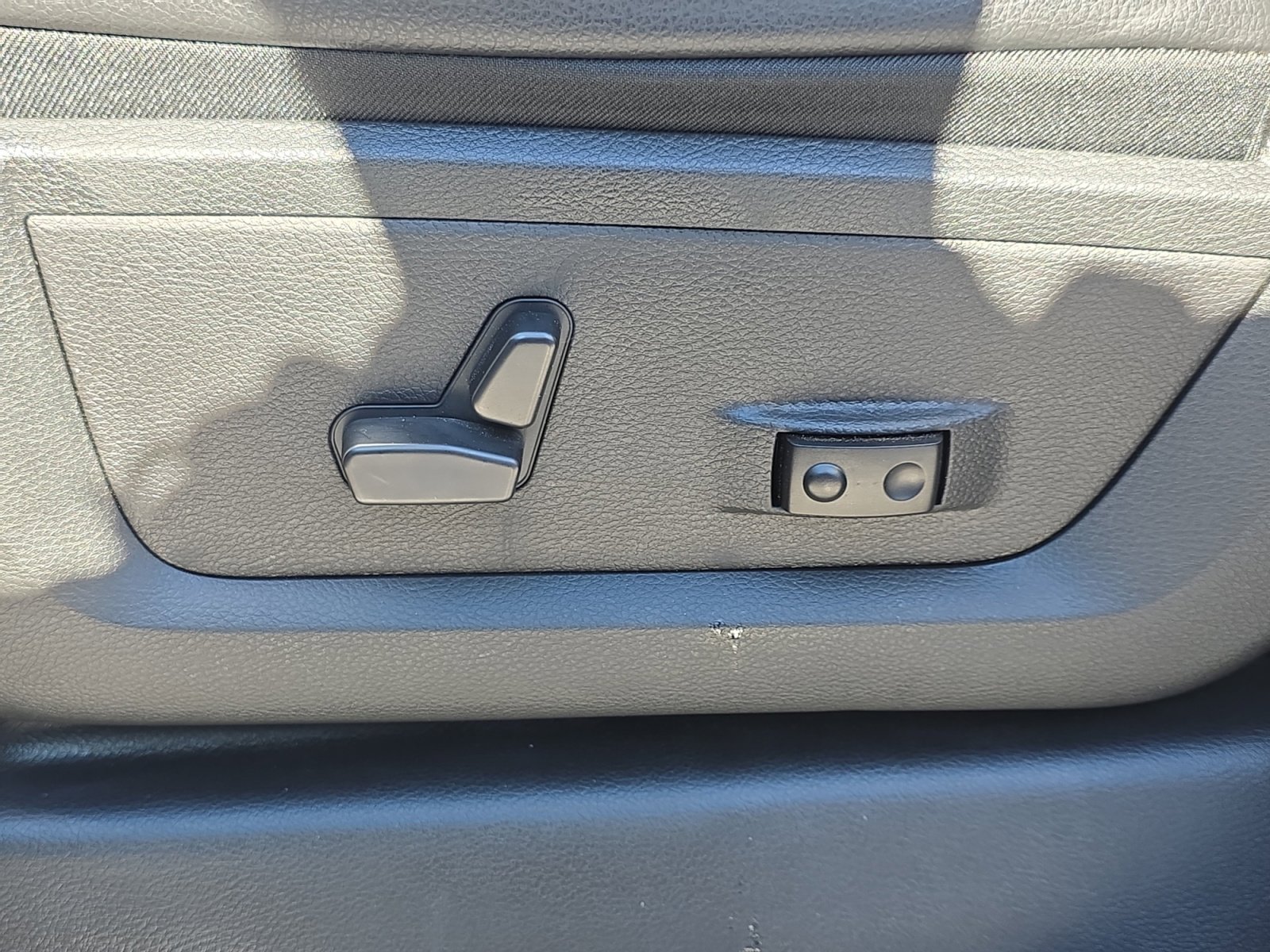 Used 2024 RAM 2500 Laramie w/ Night Edition image 16