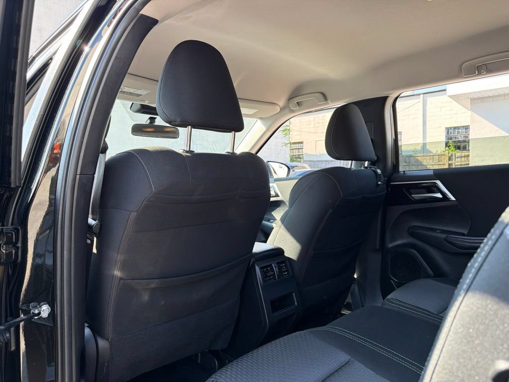 Used 2024 Mitsubishi Outlander ES AWD/4WD image 14