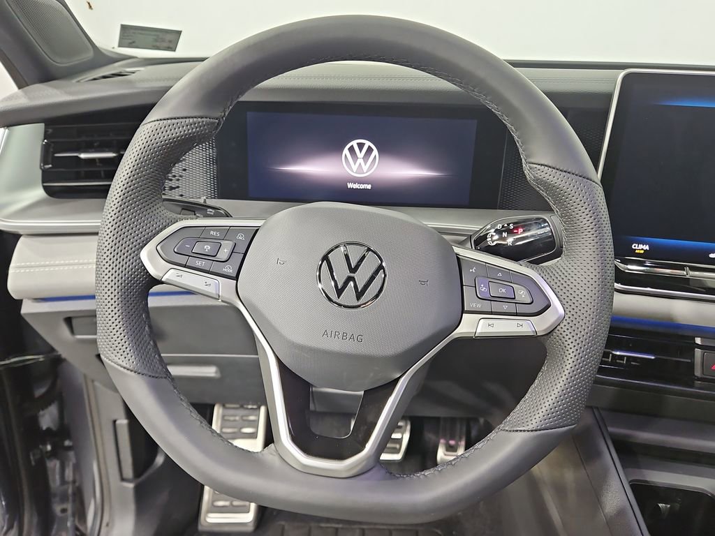 New 2026 Volkswagen Tiguan SE R-Line image 14