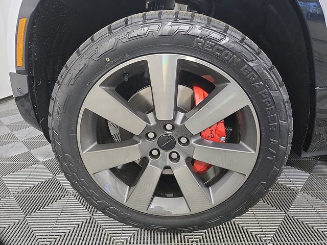 New 2026 Land Rover Defender 110 X image 9