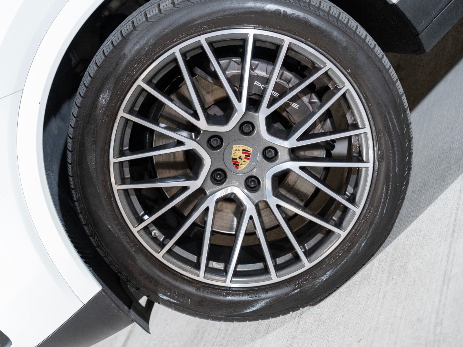 Certified 2021 Porsche Cayenne Coupe AWD/4WD image 11