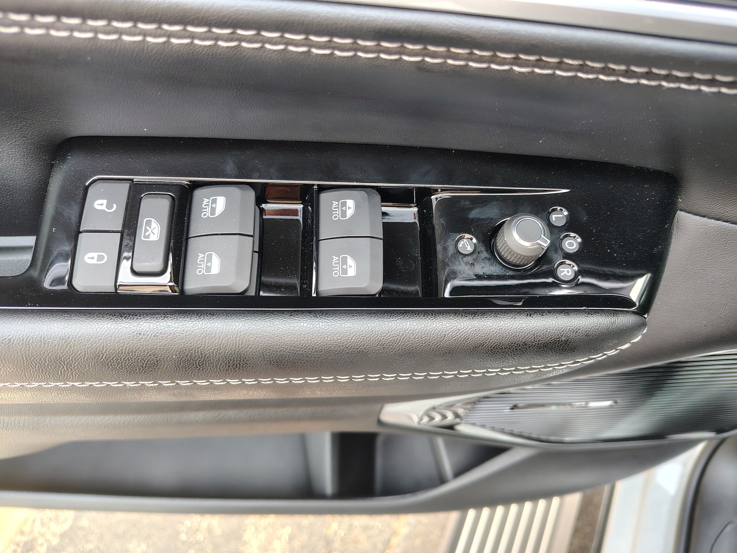 New 2026 Jeep Grand Wagoneer Limited AWD/4WD image 28