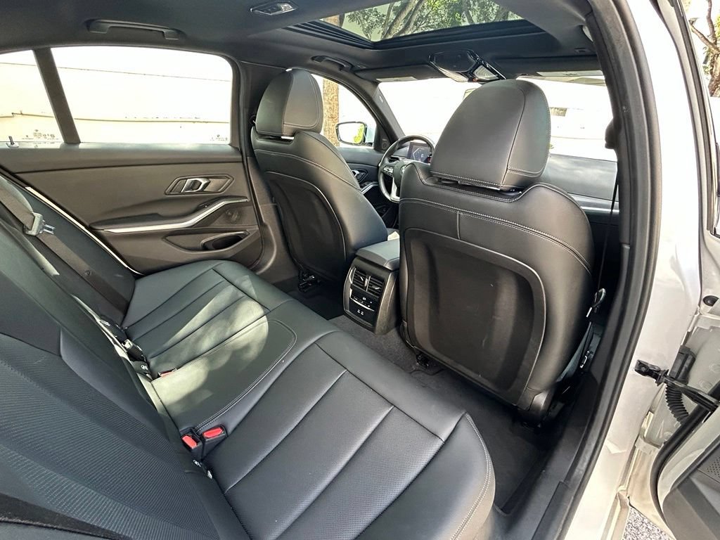 Used 2024 BMW 330i Sedan w/ Convenience Package RWD image 32