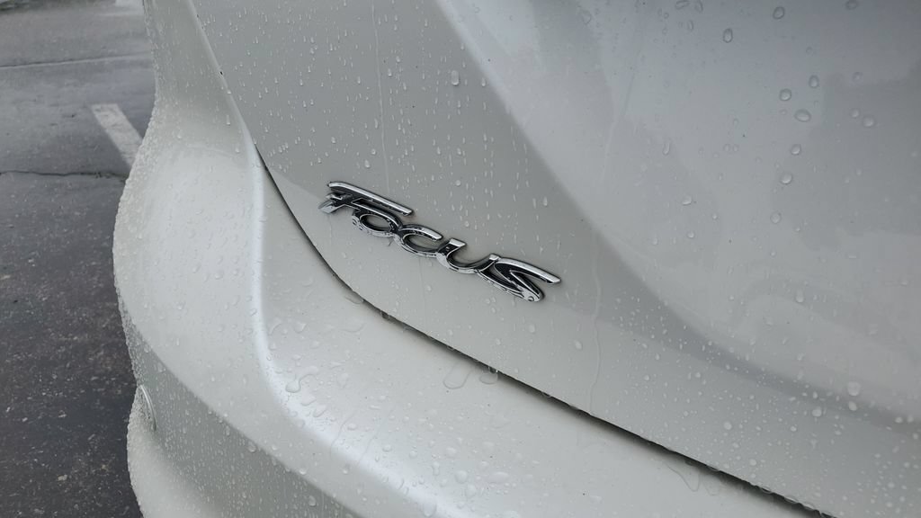 Used 2013 Ford Focus Titanium FWD image 25
