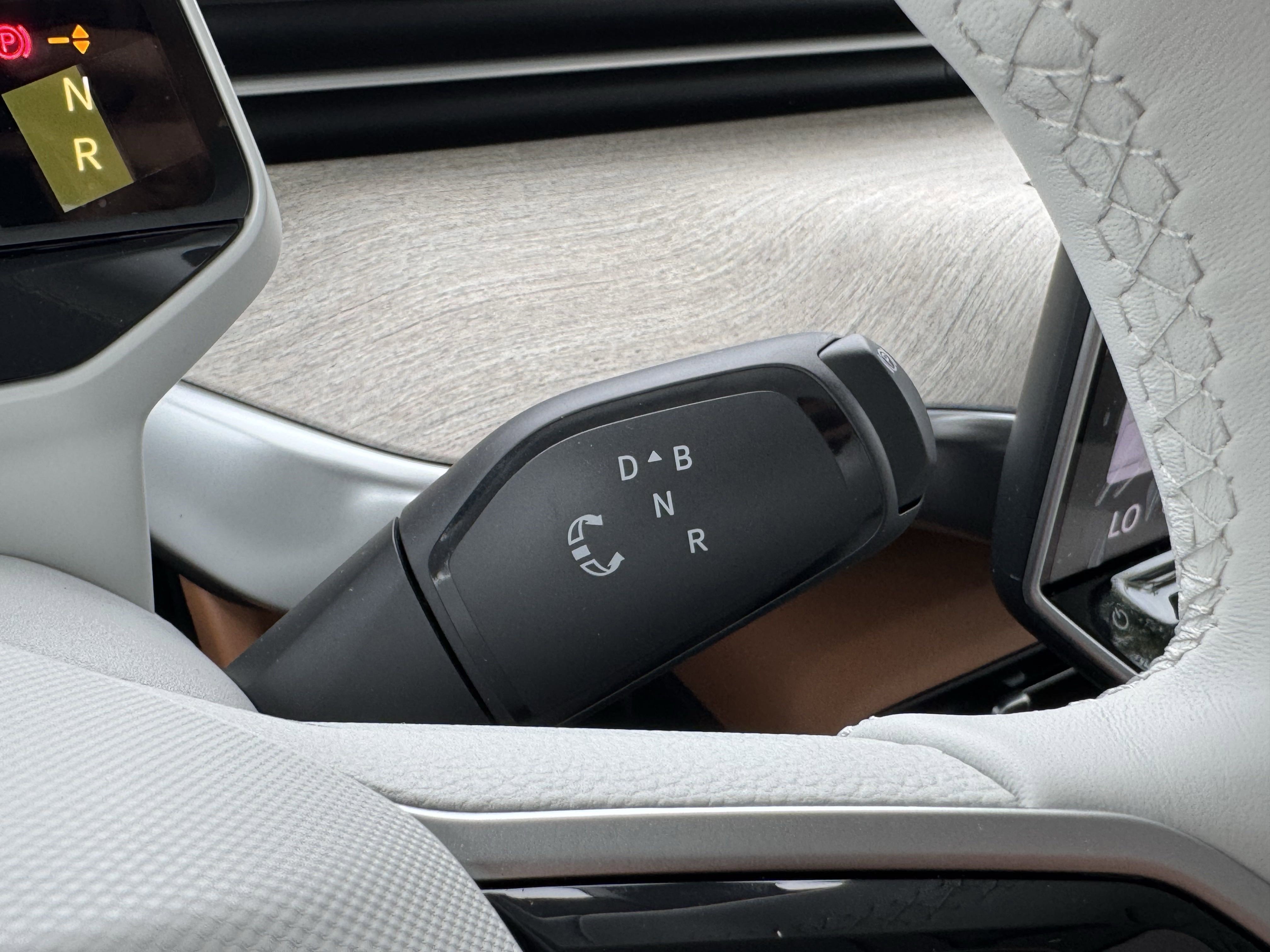 Used 2025 Volkswagen ID. Buzz 1st Edition image 22