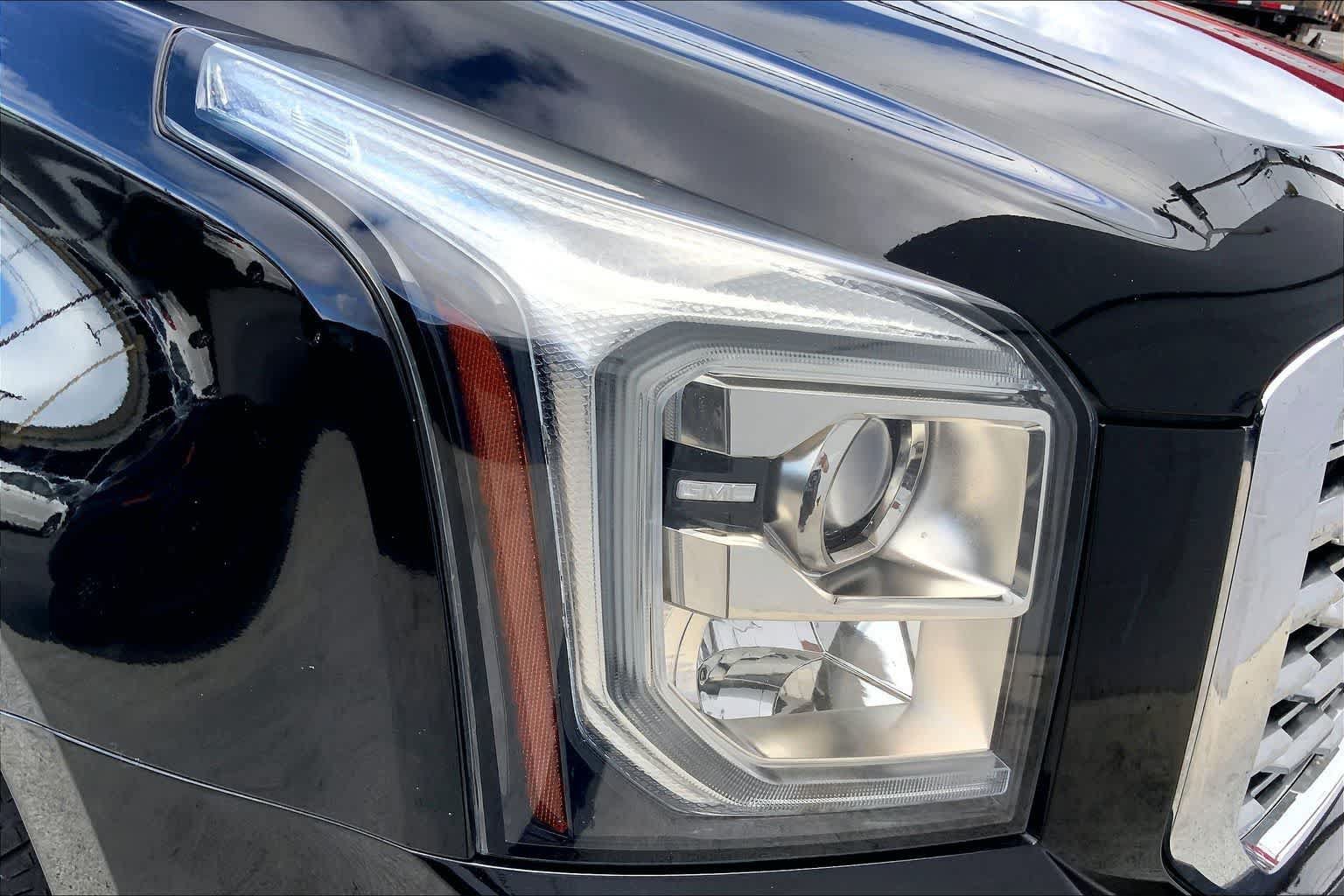 Used 2018 GMC Yukon XL Denali w/ Denali Ultimate Package AWD/4WD image 31