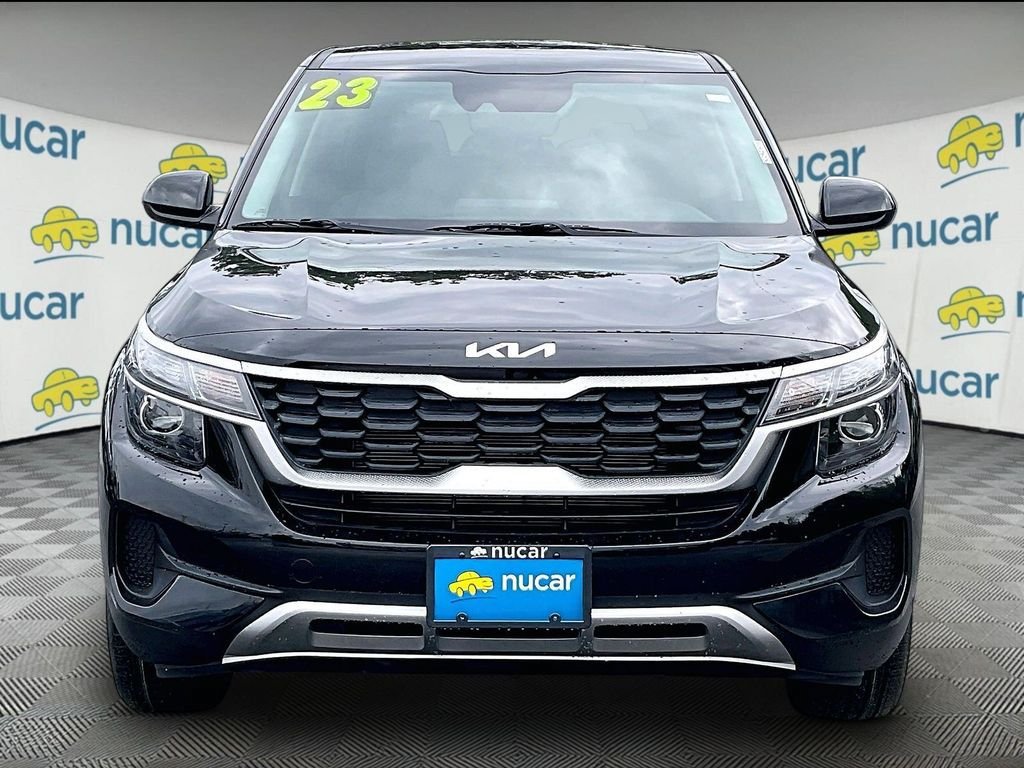 Used 2023 Kia Seltos LX AWD/4WD image 2