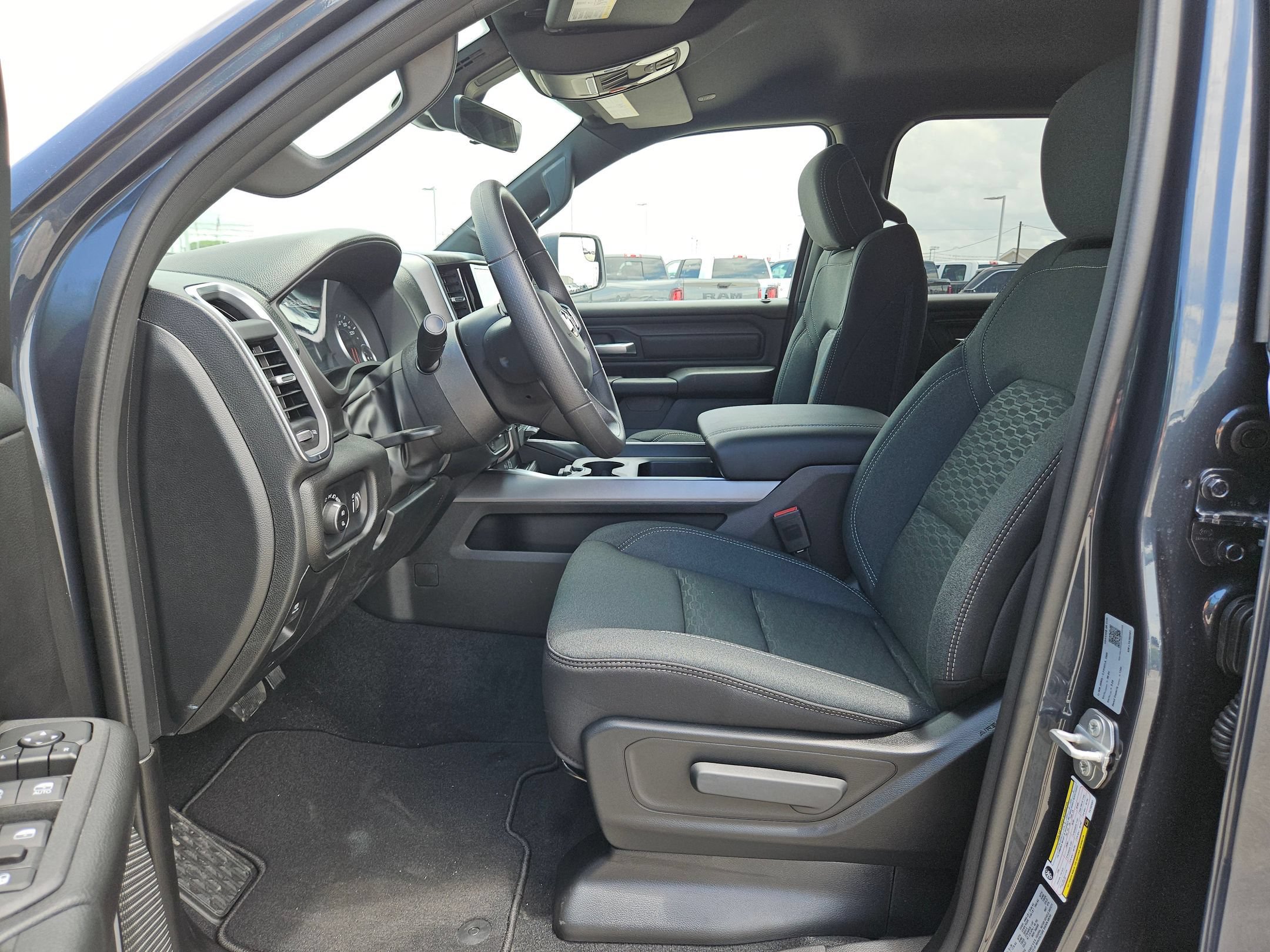 New 2026 RAM 1500 Express AWD/4WD image 9