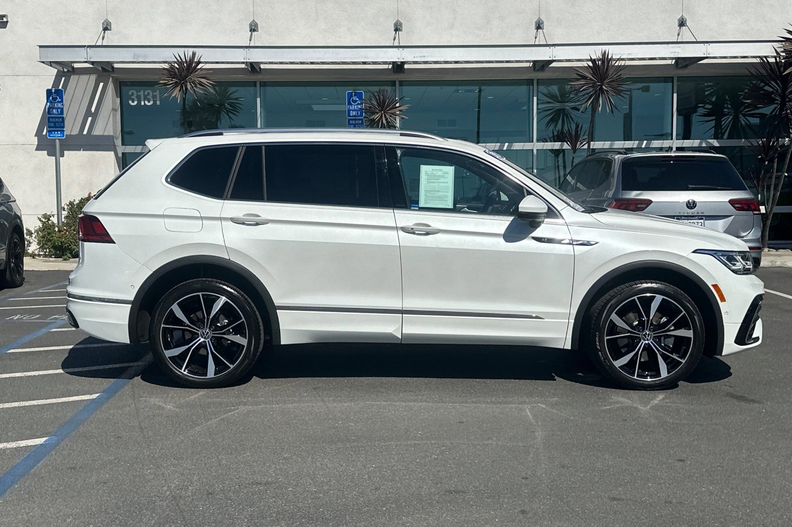 Certified 2024 Volkswagen Tiguan SEL R-Line image 3