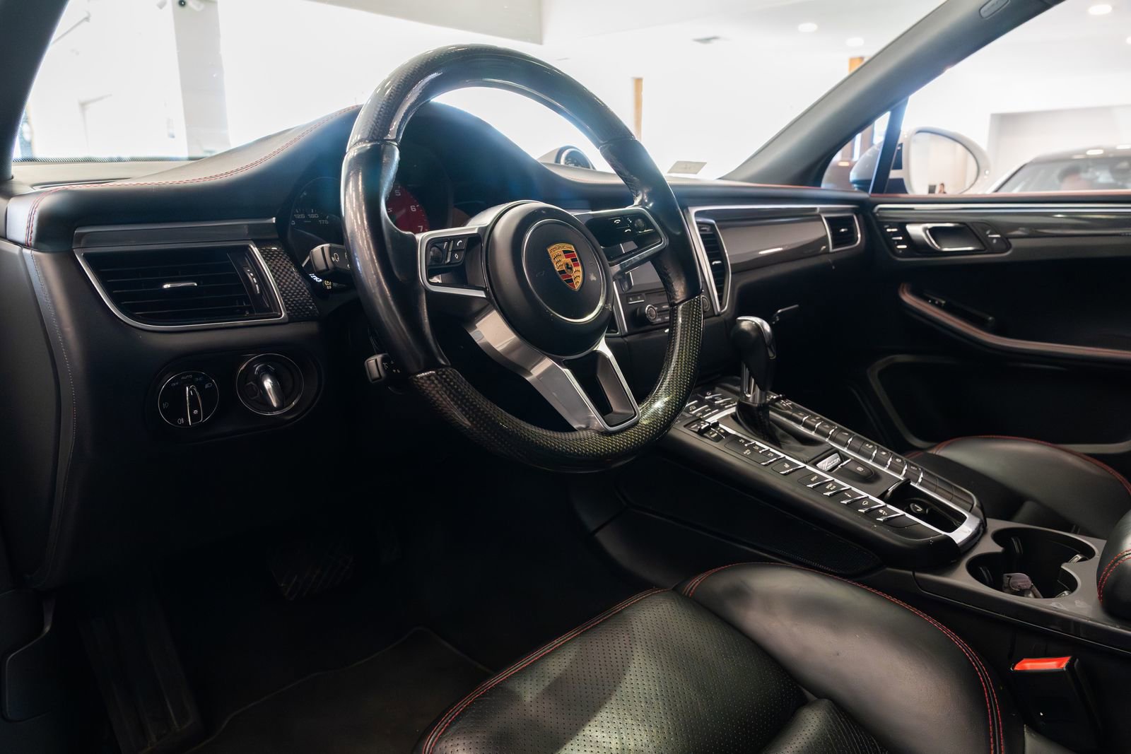 Used 2017 Porsche Macan GTS AWD/4WD image 8