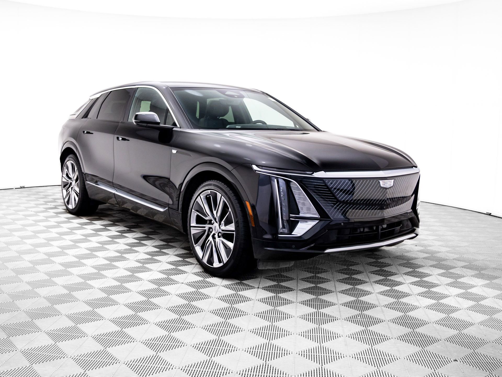 Certified 2025 Cadillac Lyriq Luxury w/ LPO, Floor Liner Package image 8