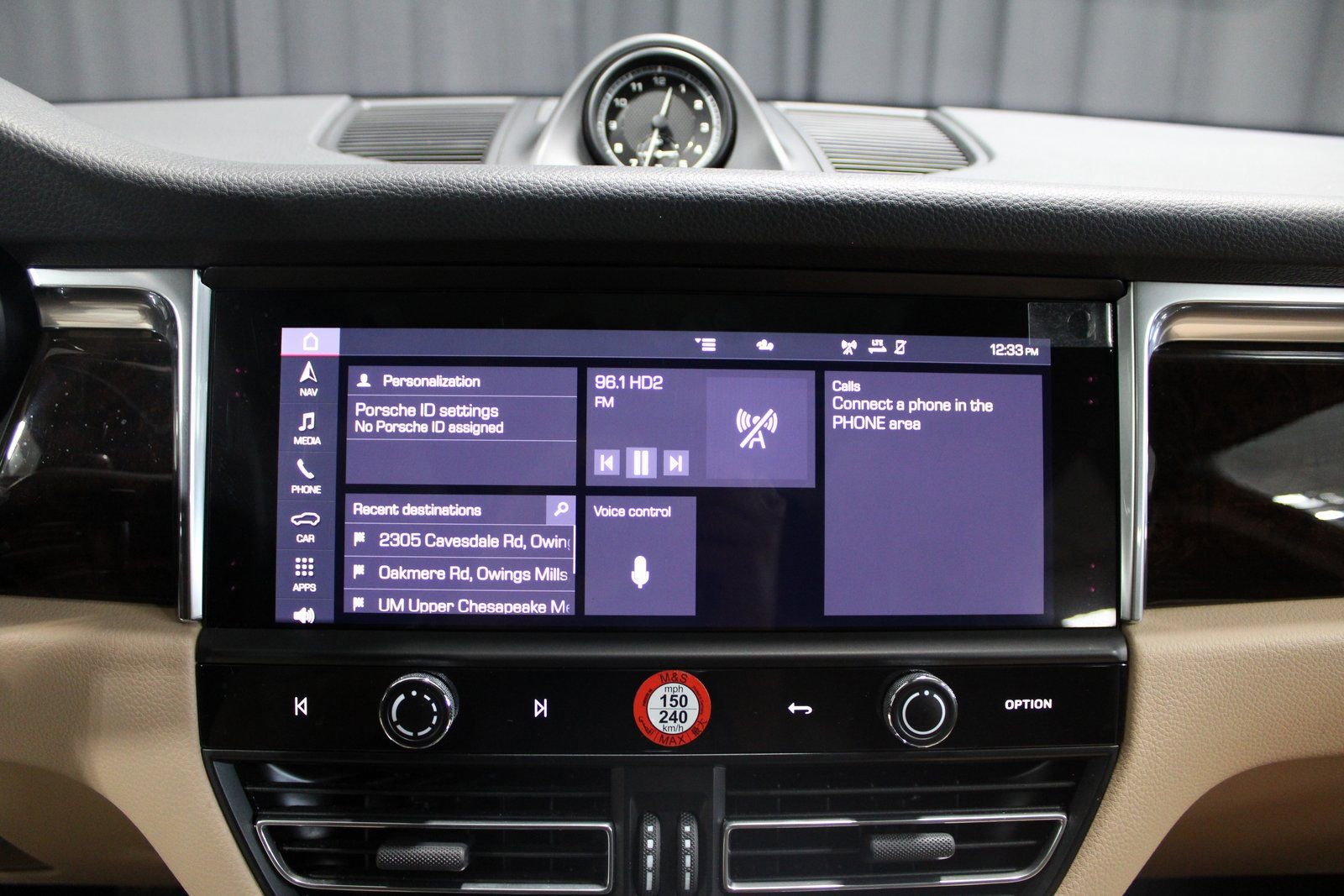Certified 2025 Porsche Macan image 34