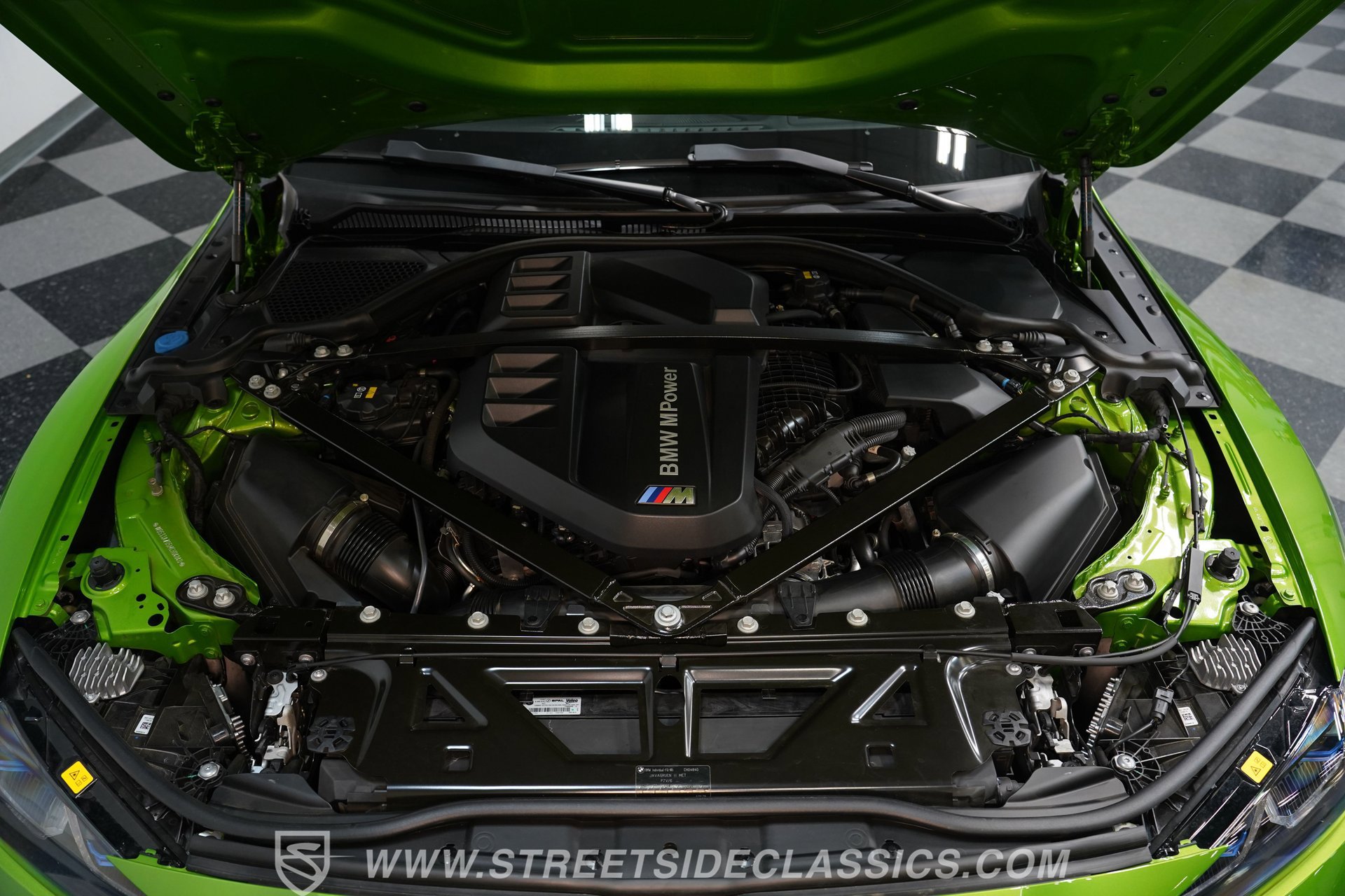 Used 2021 BMW M4 Competition w/ M Carbon Exterior Package RWD image 3
