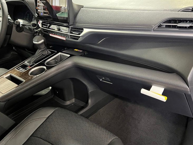 New 2026 Toyota Sienna Platinum AWD/4WD image 23