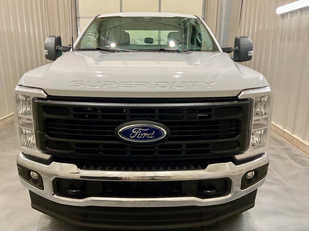 Used 2025 Ford F250 XL w/ FX4 Off-Road Package AWD/4WD image 5