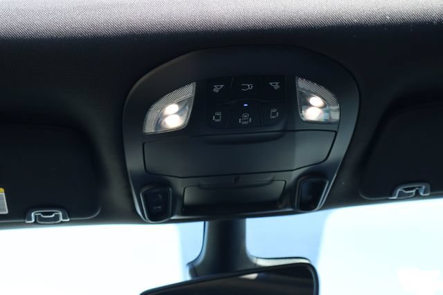 New 2026 Chrysler Pacifica Limited w/ Uconnect Theater Family Group FWD image 19