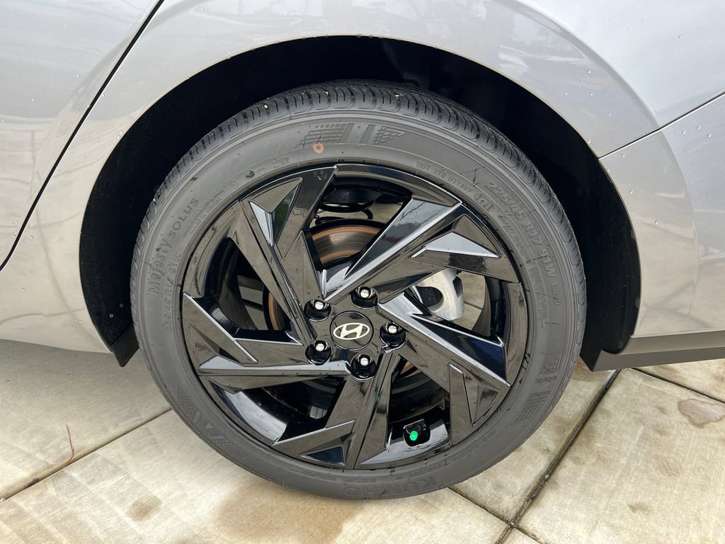 Certified 2026 Hyundai Elantra Sport FWD image 14